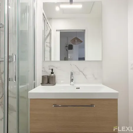 Spacious T7 In 20 Paris