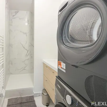 Spacious T7 In 20 Paris